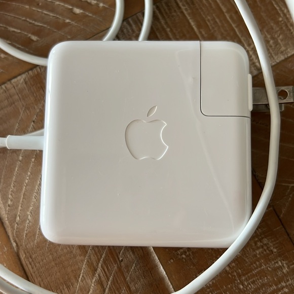 Mac Book Pro Charger - 60W T-Tip Magnetic Charger Power Adapter, Universal Lapto - Picture 2 of 5